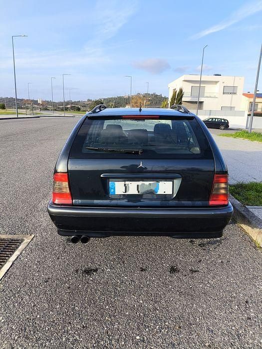 Usado Mercedes C250 150 HP (110 kW) 1998 Sedan