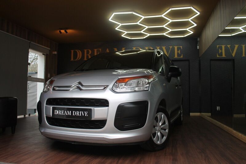 Cinza Usado 2015 Citroën C3 Exclusive Citadino | € 7.999 - Imagem 1/4