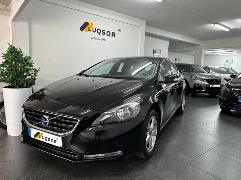Preto Usado 2015 Volvo V40 Kinetic Carrinha | € 12.750 (Preço justo) - Imagem 1/4