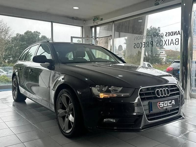 Usado Audi A4 120 HP (88 kW) 2013 Preto Carrinha
