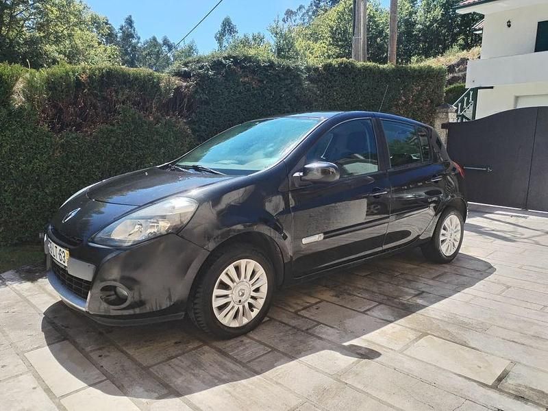 Usado 2011 Renault Clio II Sedan | € 4.000 (Bom preço) - Imagem 1/4