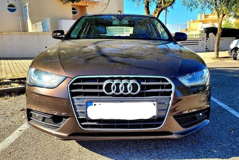 Usado 2012 Audi A4 Sedan | € 12.990 (Preço justo) - Imagem 1/4