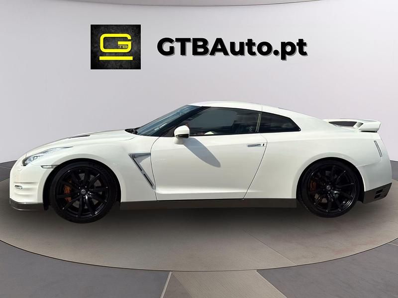 Usado Nissan GT-R Black Edition 549 HP (403 kW) 2015 Branco Coupé