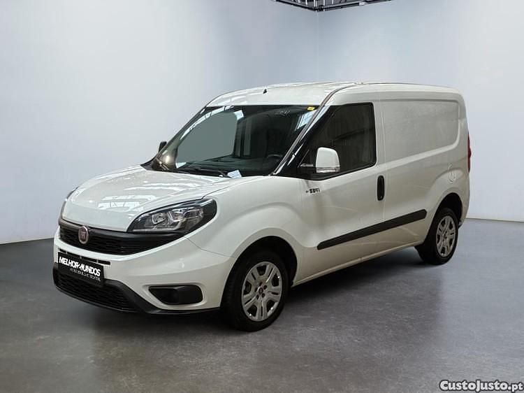 Usado Fiat Doblò Lounge 105 HP (77 kW) 2022 Branco Monovolume