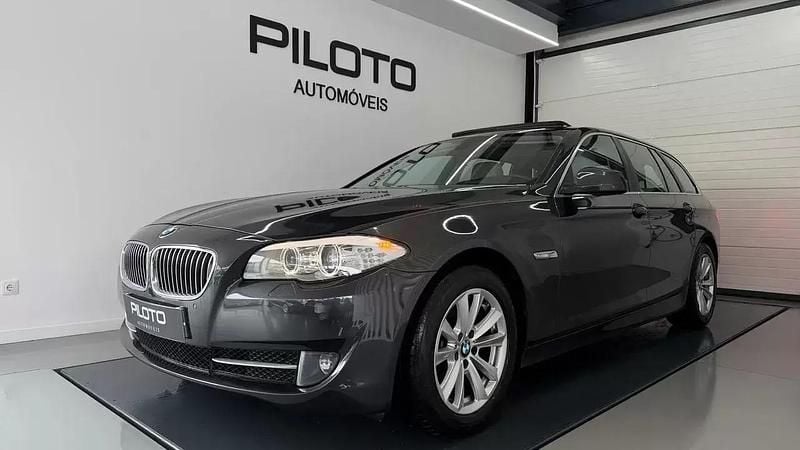 Usado BMW 520 Luxury Line 184 HP (135 kW) 2013 Cinza Carrinha