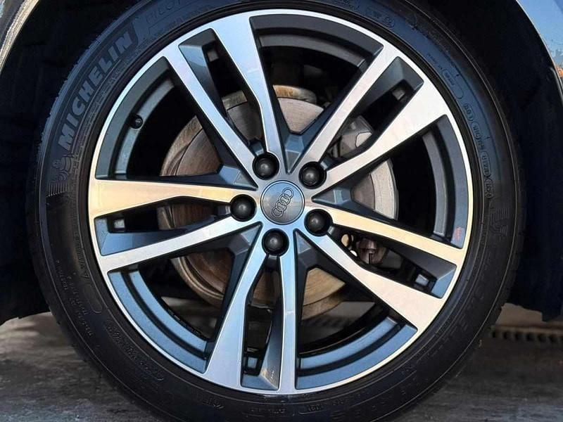 Usado Audi A6 204 HP (150 kW) 2019 Azul Carrinha