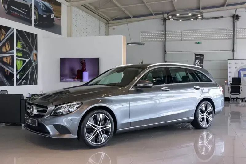 Usado 2021 Mercedes C300 Avantgarde | € 33.900 (Preço justo) - Imagem 1/4