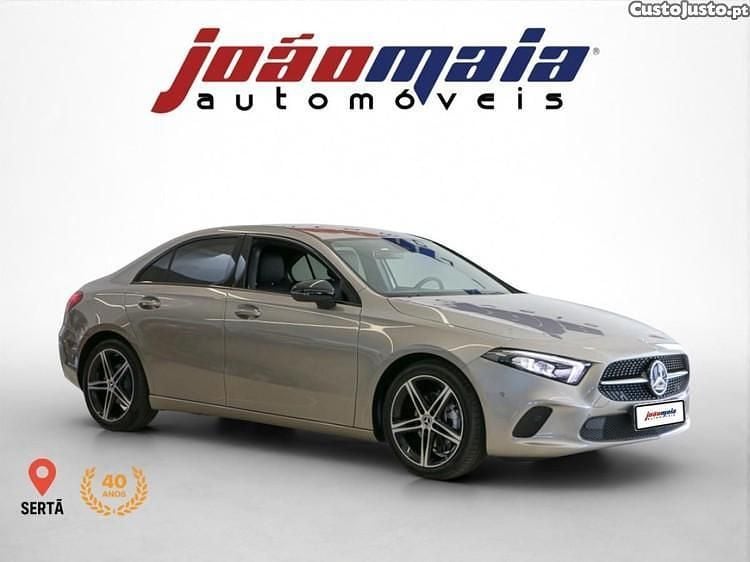 Cinza Usado 2019 Mercedes A180 Progressive Sedan | € 27.500 (Preço elevado) - Imagem 1/1