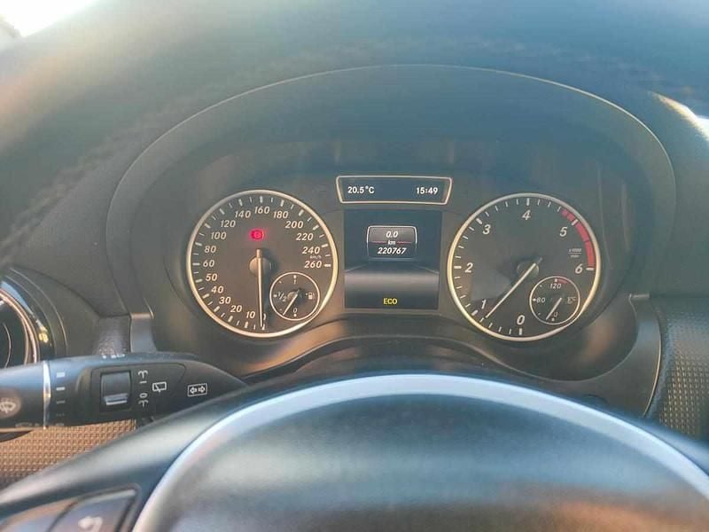 Usado Mercedes A180 109 HP (80 kW) 2013 Preto