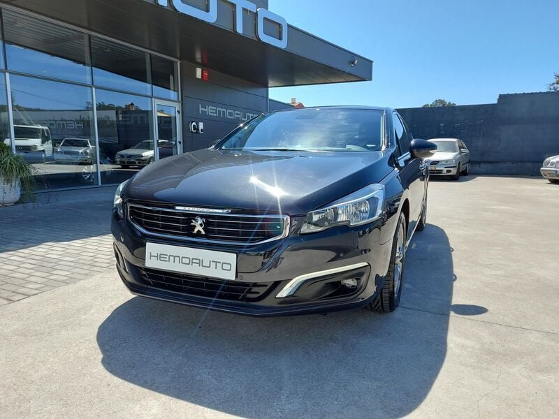 Usado Peugeot 508 Active 120 HP (88 kW) 2018 Cinzento (metalizado) Sedan
