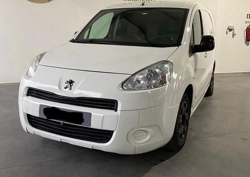 Branco Usado 2012 Peugeot Partner Monovolume | € 8.600 (Preço justo) - Imagem 1/4