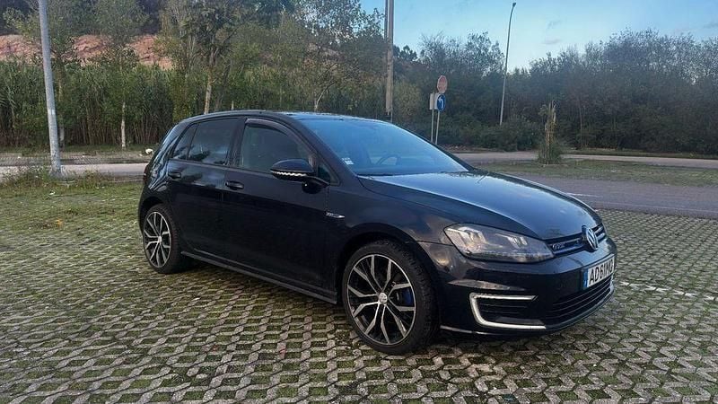 Usado 2015 VW Golf VII GTE Sedan | € 13.700 (Preço elevado) - Imagem 1/4