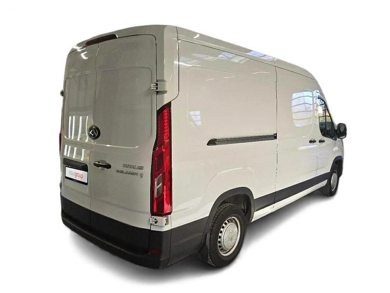 Usado Maxus V90 150 HP (110 kW) 2024 Branco Van