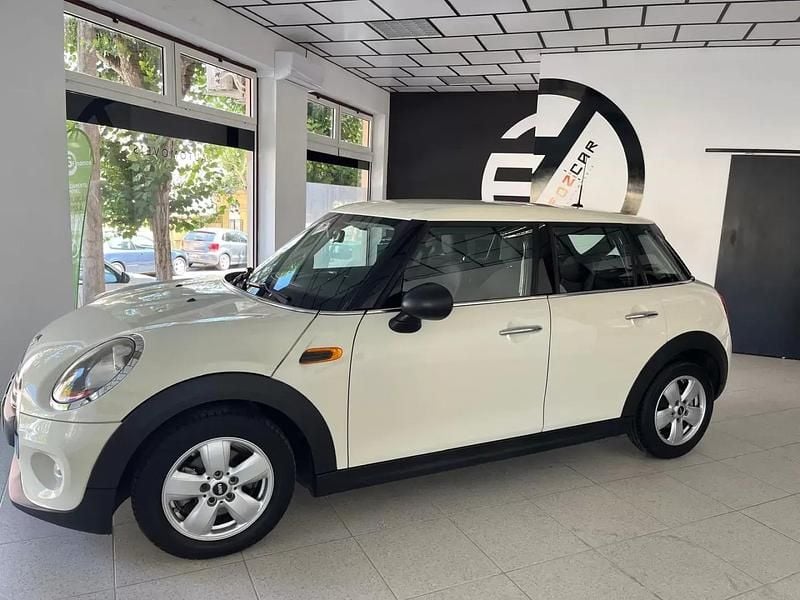 Branco Usado 2015 Mini ONE Citadino | € 12.500 (Bom preço) - Imagem 1/4