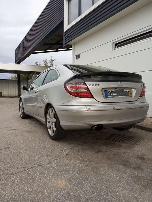 Usado 2003 Mercedes C220 Coupé | € 6.750 - Imagem 1/4