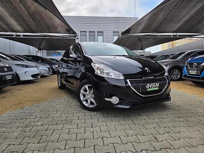 Preto Usado 2014 Peugeot 208 Style Citadino | € 8.900 (Preço justo) - Imagem 1/4