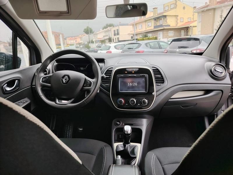 Usado Renault Captur 90 HP (66 kW) 2017 Cinzento SUV