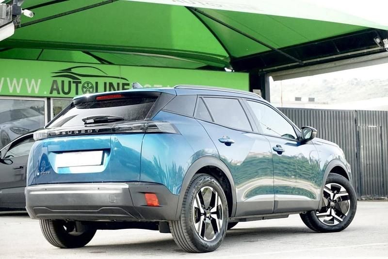 Usado Peugeot e-2008 Allure 114 kW (156 HP) 2025 Azul SUV