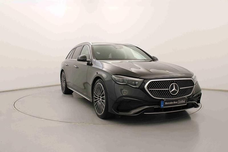 Cinzento Usado 2024 Mercedes E300 Carrinha | € 78.990 - Imagem 1/4