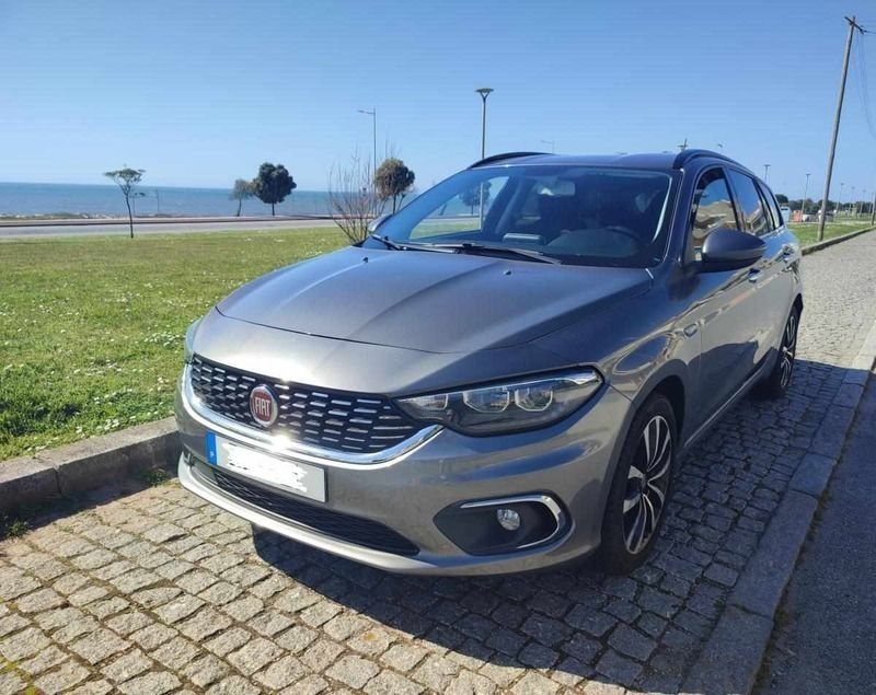 Cinzento Usado 2017 Fiat Tipo Carrinha | € 11.499 (Preço justo) - Imagem 1/4