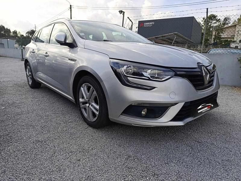 Cinzento Usado 2020 Renault Mégane IV Carrinha | € 15.000 (Bom preço) - Imagem 1/4