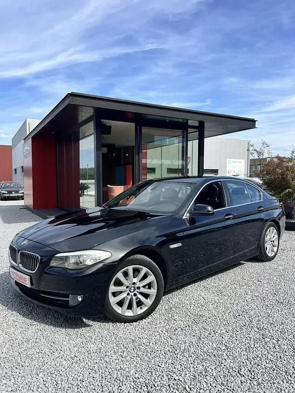Preto Usado 2011 BMW 520 Citadino | € 15.000 (Preço justo) - Imagem 1/4