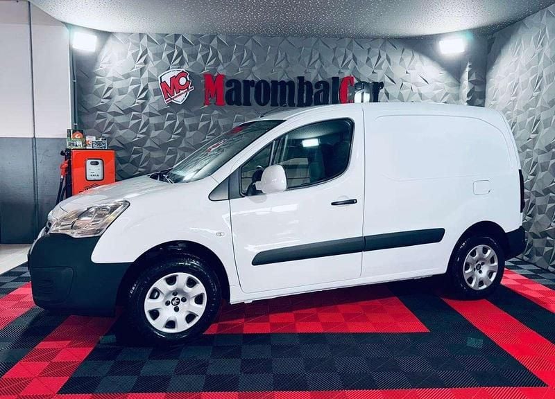 Branco Usado 2017 Peugeot Partner Van | € 10.990 - Imagem 1/4