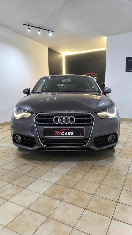 Usado Audi A1 105 HP (77 kW) 2011 Cinzento Citadino