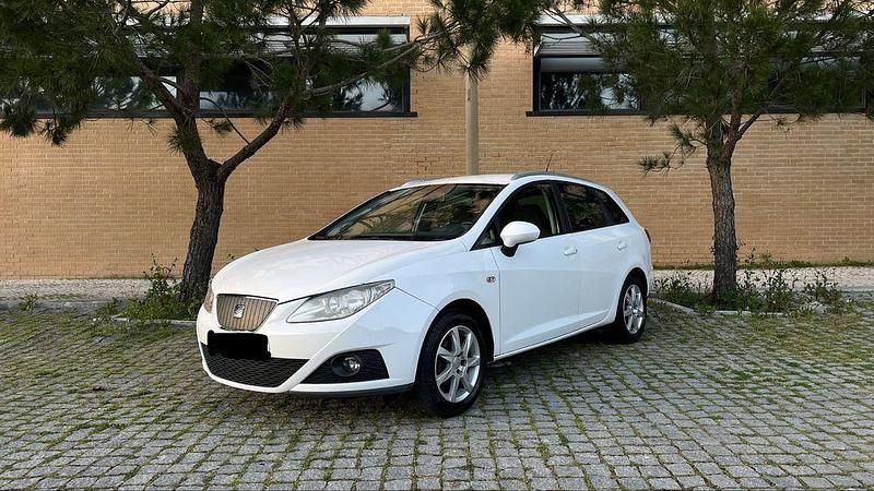 Usado Seat Ibiza 75 HP (55 kW) 2011 Sedan