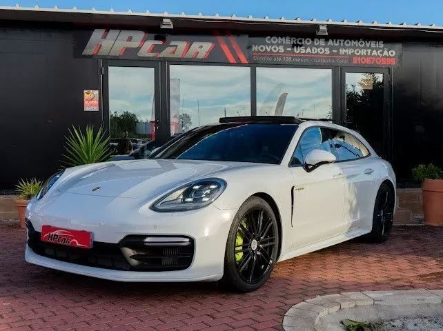 Branco Usado 2020 Porsche Panamera Sport Turismo Sedan | € 75.990 - Imagem 1/4