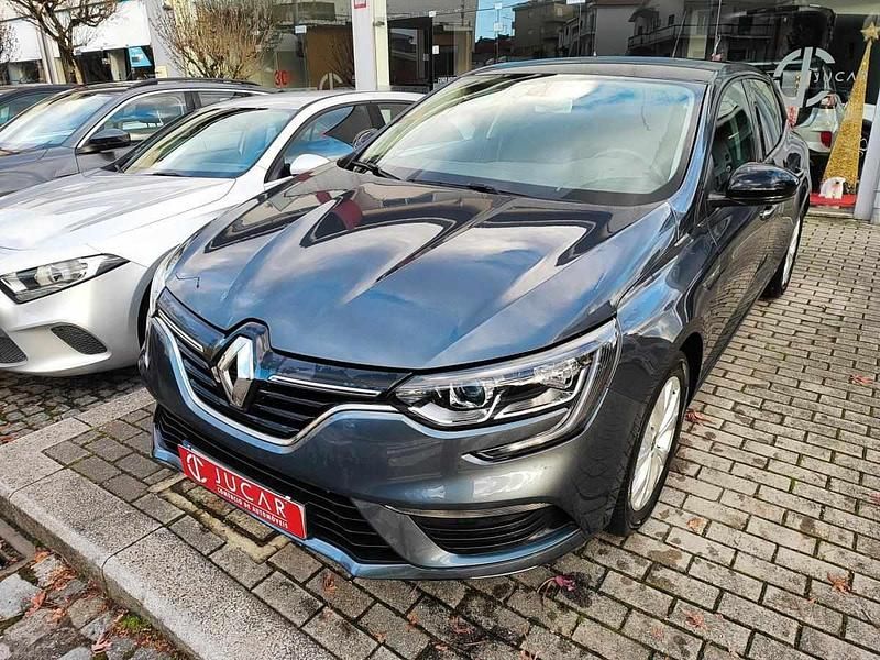 Cinzento Usado 2020 Renault Mégane IV | € 13.900 (Preço justo) - Imagem 1/4