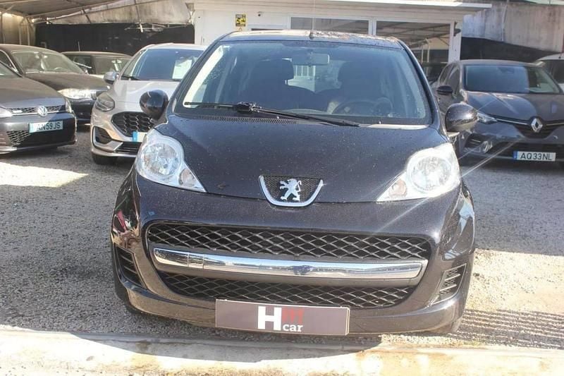 Preto Usado 2011 Peugeot 107 Citadino | € 5.990 (Preço justo) - Imagem 1/4