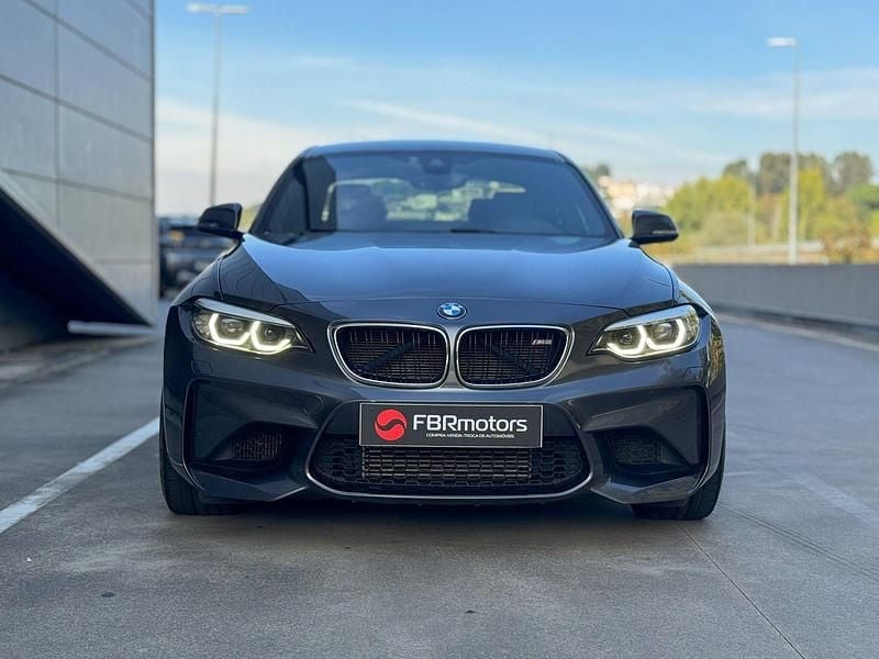 Cinza Usado 2018 BMW M2 Coupé | € 59.990 - Imagem 1/4