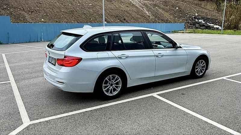 Usado BMW 318 Sport Line 150 HP (110 kW) 2017 Sedan