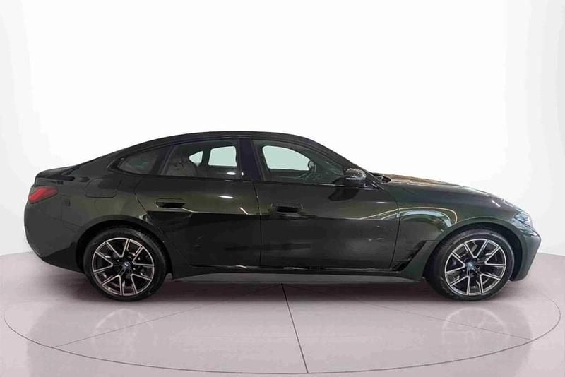 Usado BMW i4 Shadowline 250 kW (340 HP) 2023 Verde Sedan