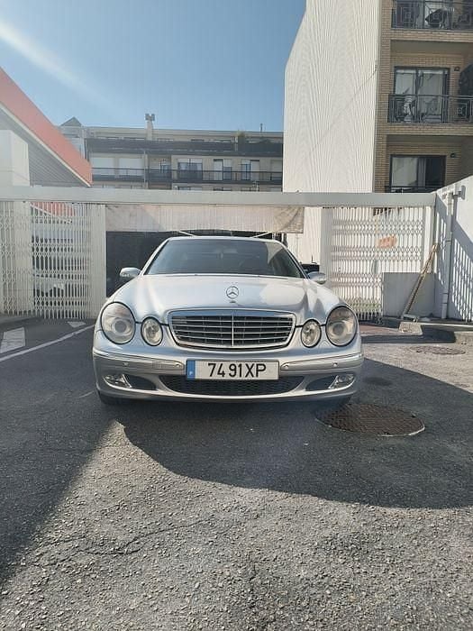 Usado 2004 Mercedes E220 Sedan | € 7.000 (Preço justo) - Imagem 1/4