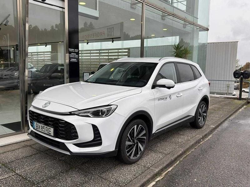 Branco Usado 2025 MG ZS Luxury SUV | € 27.850 - Imagem 1/4