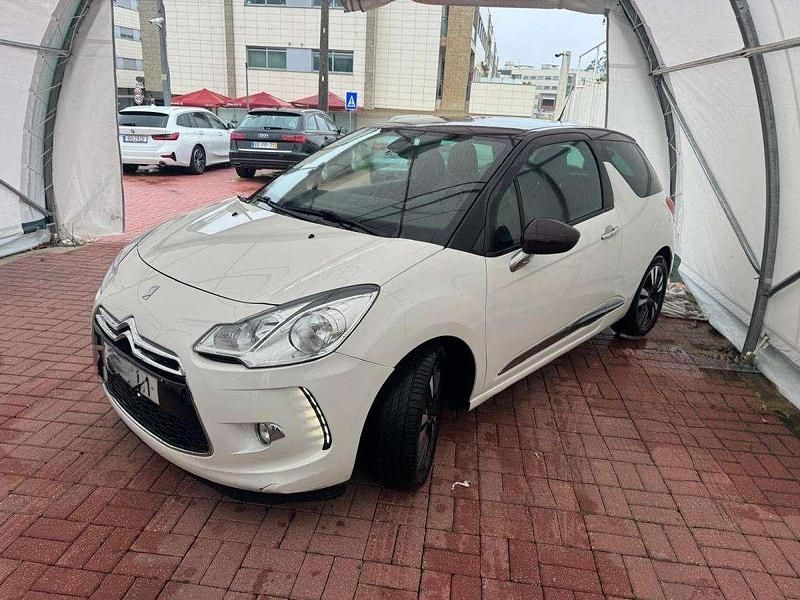Usado Citroën DS3 Chic 92 HP (67 kW) 2012 Branco Citadino