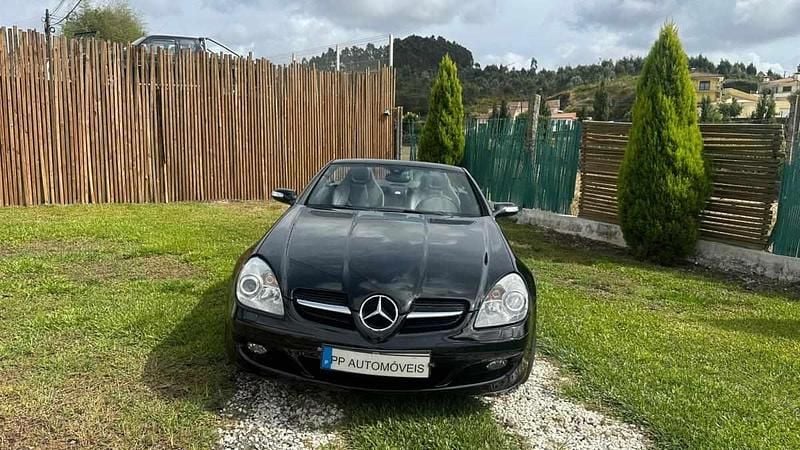Usado Mercedes SLK200 163 HP (119 kW) 2005 Preto Cabrios