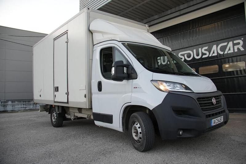 Branco Usado 2020 Fiat Ducato Van | € 24.500 (Preço justo) - Imagem 1/4