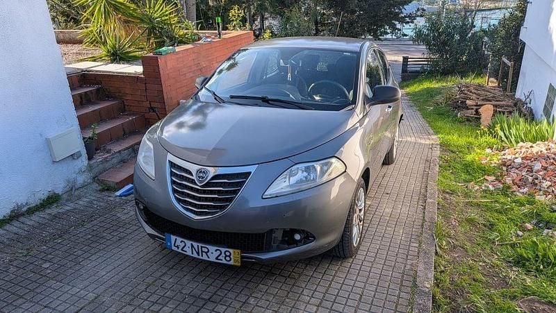 Usado Lancia Ypsilon 69 HP (50 kW) 2014 Citadino