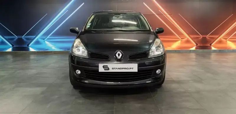 Preto Usado 2006 Renault Clio II Dynamique | € 5.500 (Preço elevado) - Imagem 1/4