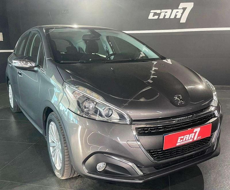 Cinza Usado 2018 Peugeot 208 Allure Citadino | € 11.750 (Preço justo) - Imagem 1/4