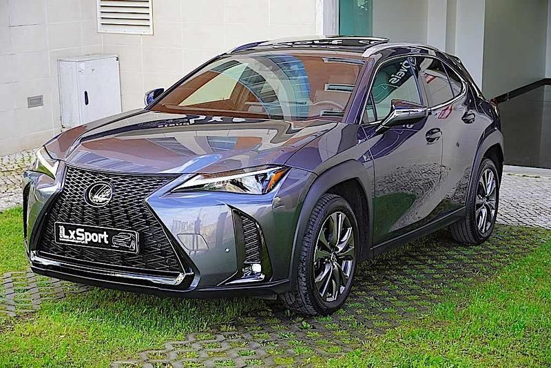 Usado Lexus UX Sport Line 184 HP (135 kW) 2024 Cinza SUV
