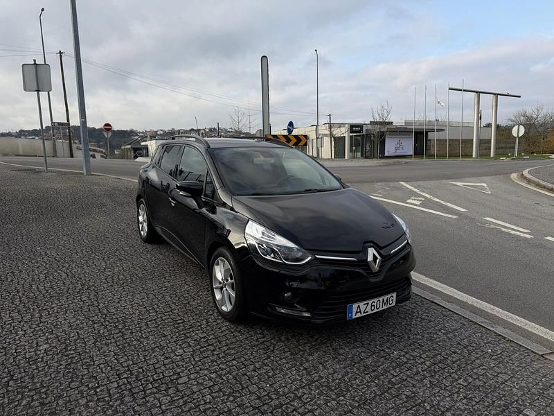 Usado Renault Clio GrandTour 90 HP (66 kW) 2020 Preto Carrinha