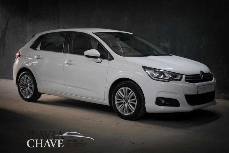 Branco Usado 2016 Citroën C4 Citadino | € 12.900 (Preço elevado) - Imagem 1/4