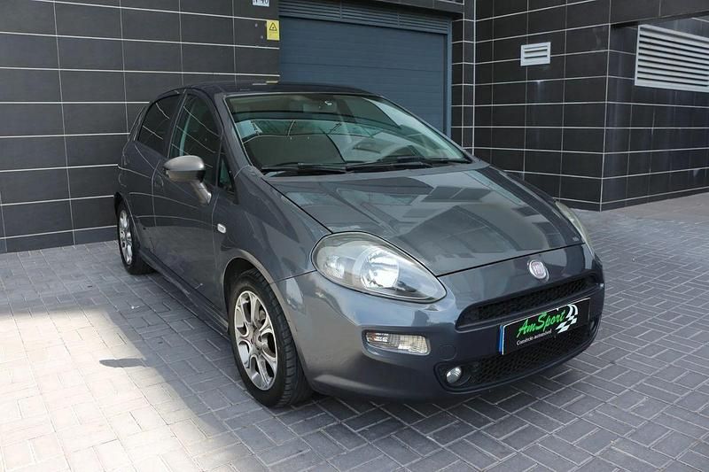 Cinza Usado 2014 Fiat Punto Citadino | € 7.990 (Preço justo) - Imagem 1/4
