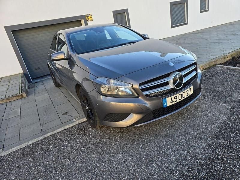 Usado 2013 Mercedes A180 Sedan | € 10.750 (Preço justo) - Imagem 1/4