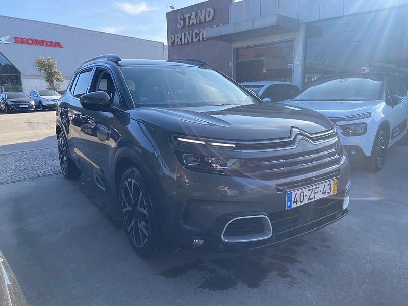 Cinza Usado 2019 Citroën C5 Shine | € 17.900 - Imagem 1/4