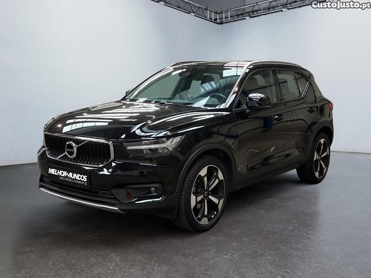 Preto Usado 2021 Volvo XC40 Momentum SUV | € 29.750 (Preço justo) - Imagem 1/1